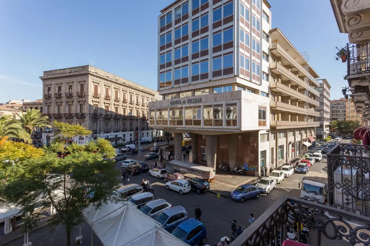 Da Gianni E Lucia Rooms With Bathroom In The City Center Catania Italy